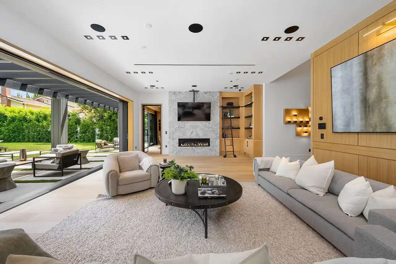 Home Window Tint: Comfort, Privacy, Savings